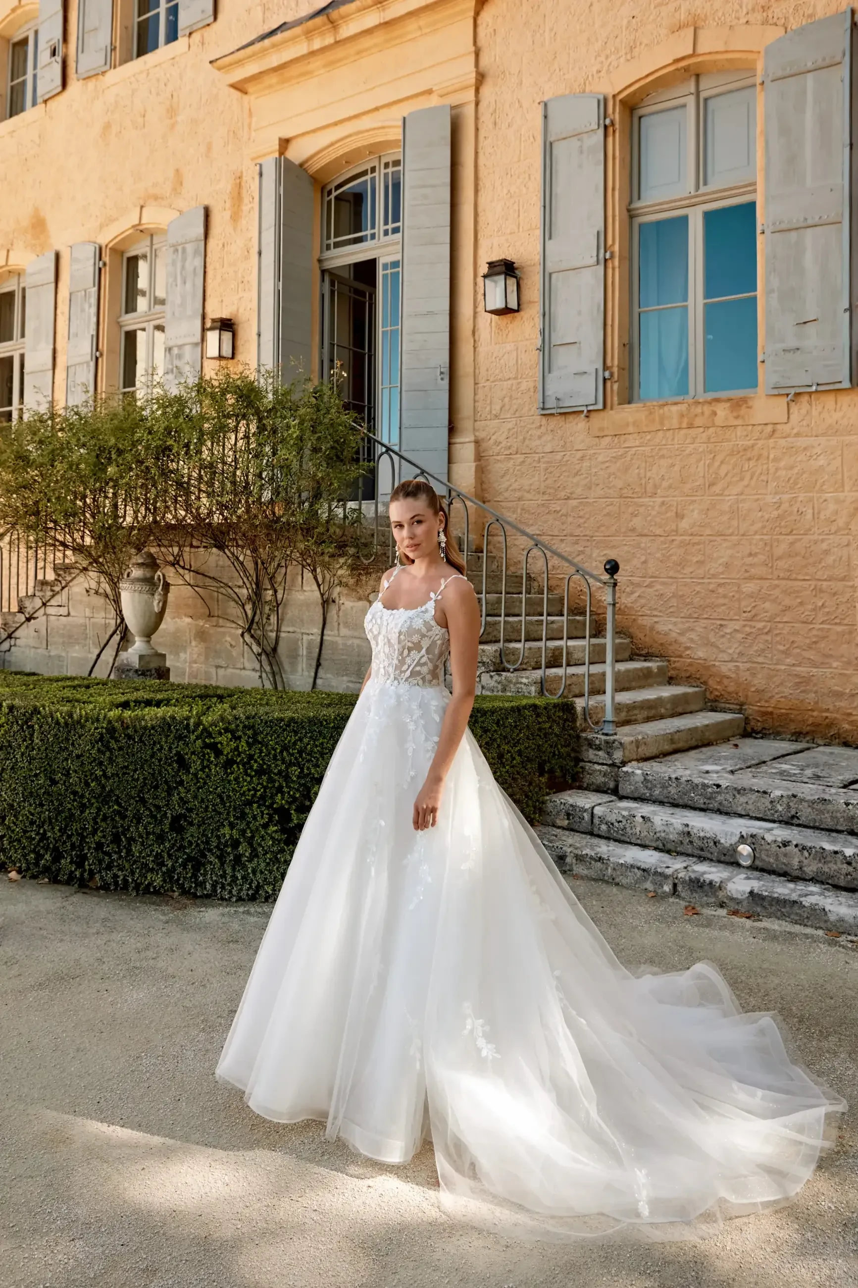 The Art of Effortless Bridal Style: Simple Details That Make a Lasting Impression Image