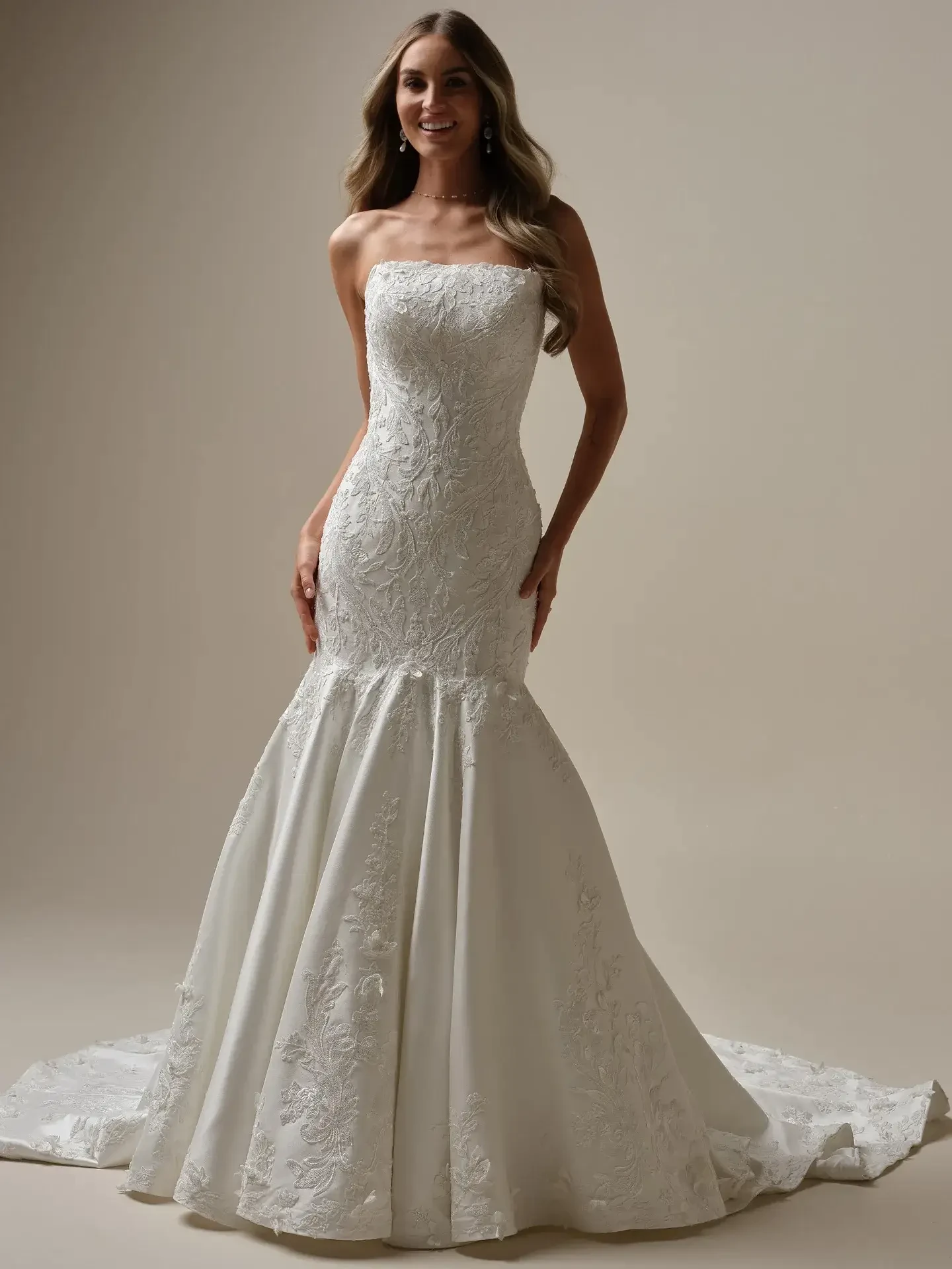 Fall in Love with Lace (Again): Modern Ways to Wear a Bridal Classic Image
